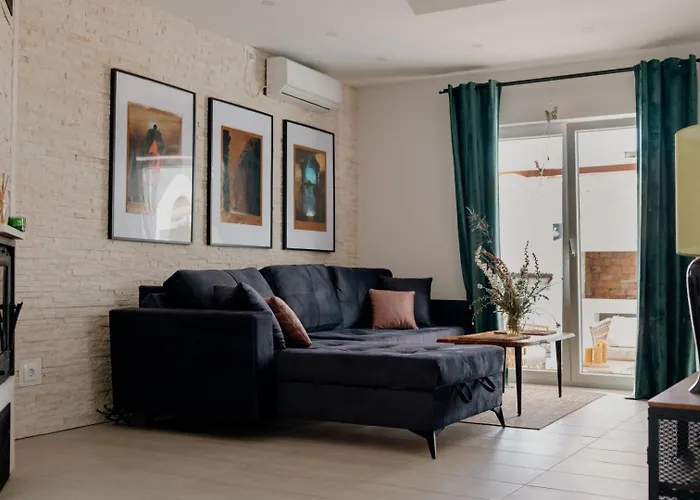 Villa Pinia - Crowonder Luxury Rent *