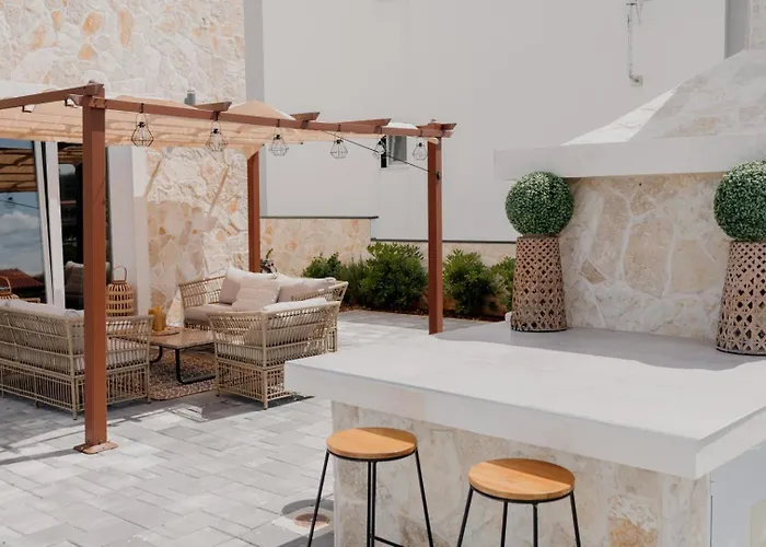 Pinia - Crowonder Luxury Rent Villa Vir