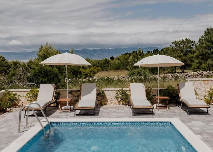 Pinia - Crowonder Luxury Rent Villa