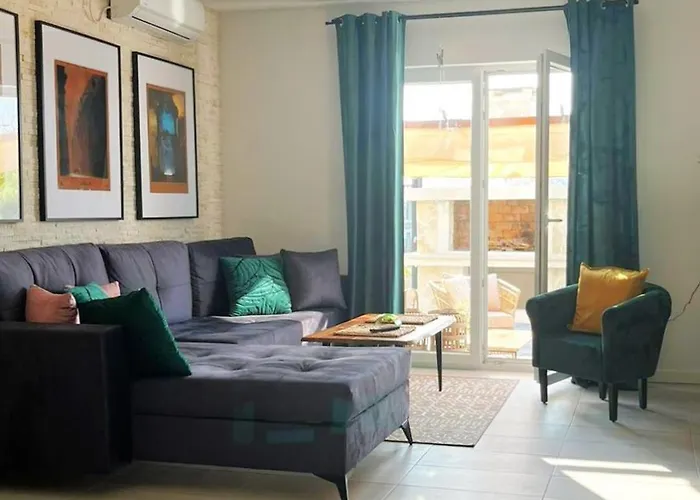 Pinia - Crowonder Luxury Rent Villa Vir